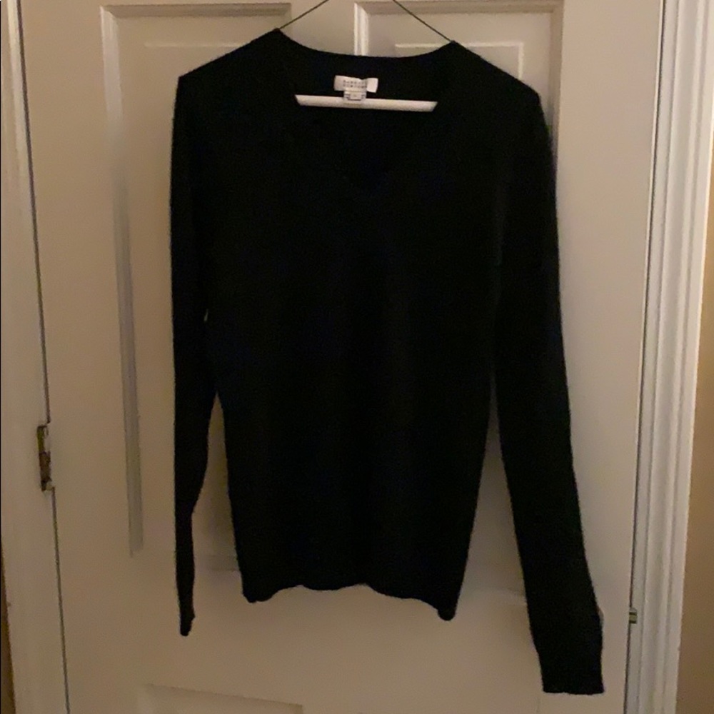 Barney’s New York, Cashmere V-neck sweater